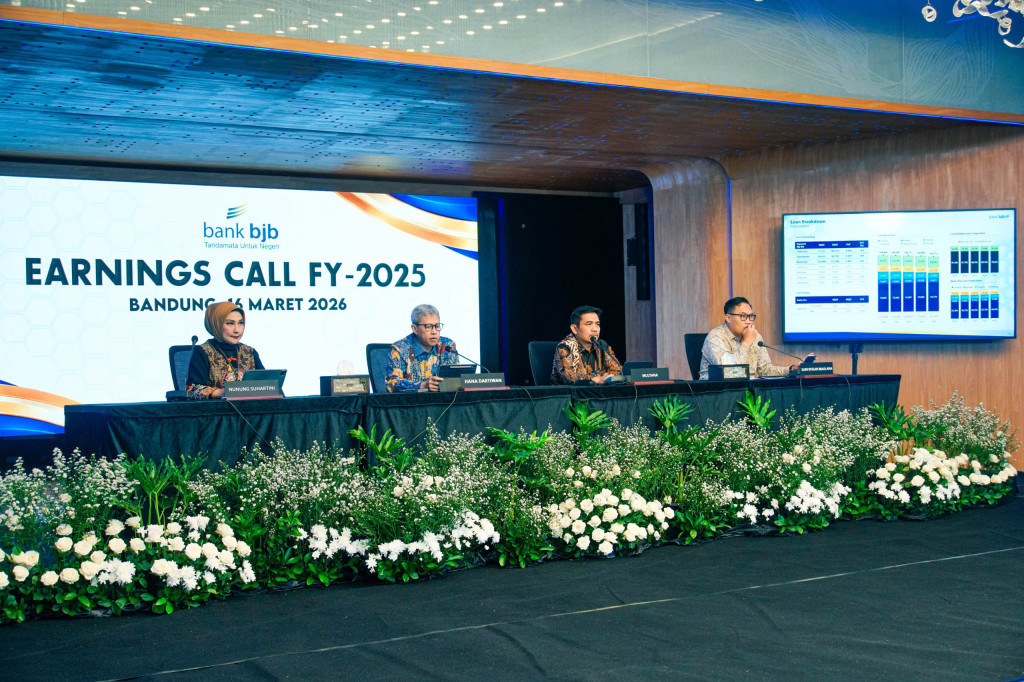 Secara konsolidasi, total aset bank bjb pada akhir 2025 tercatat sebesar Rp221,4 triliun. Penyaluran kredit termasuk pembiayaan mencapai Rp140,7 triliun, dengan kontribusi perusahaan anak sebesar Rp28,8 triliun dan bank only sebesar Rp111,9 triliun.
