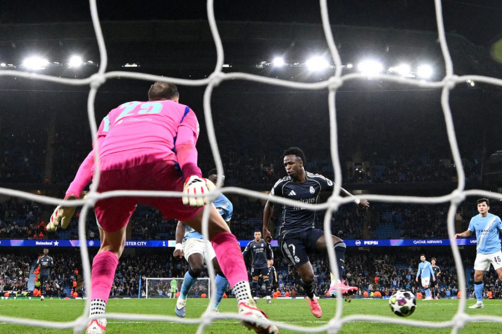 Los Blancos melaju dengan agregat meyakinkan 5-1 setelah sebelumnya menang 3-0 pada leg pertama, demikian yang dilansir laman resmi UEFA.