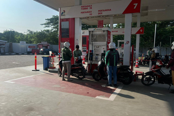 Fokus utama Pertamina adalah menjaga pasokan BBM di SPBU serta memberikan nilai tambah ekonomi bagi masyarakat melalui pelibatan Usaha Mikro Kecil dan Menengah (UMKM) binaan.