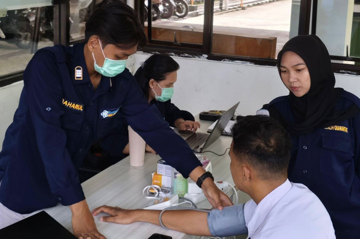 Selama masa operasional posko, seluruh layanan kesehatan berjalan lancar tanpa ditemukan kasus darurat yang memerlukan rujukan ke fasilitas kesehatan lanjutan. Hingga 26 Maret 2026, tercatat sebanyak 48 kunjungan dengan rata-rata empat pasien per hari selama 13 hari operasional.