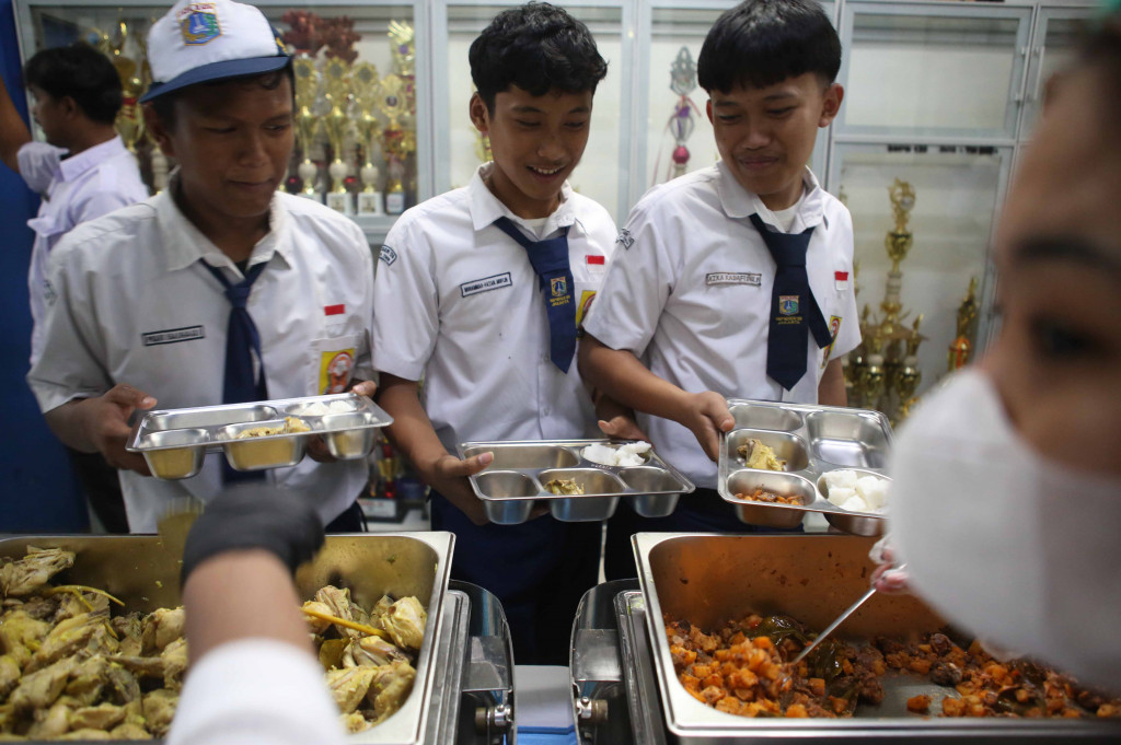 Konsep prasmanan yang dilakukan untuk pertama kali ini, mengambil momentum lebaran Idul Fitri 1447 H dengan menyajikan menu khas lebaran. 