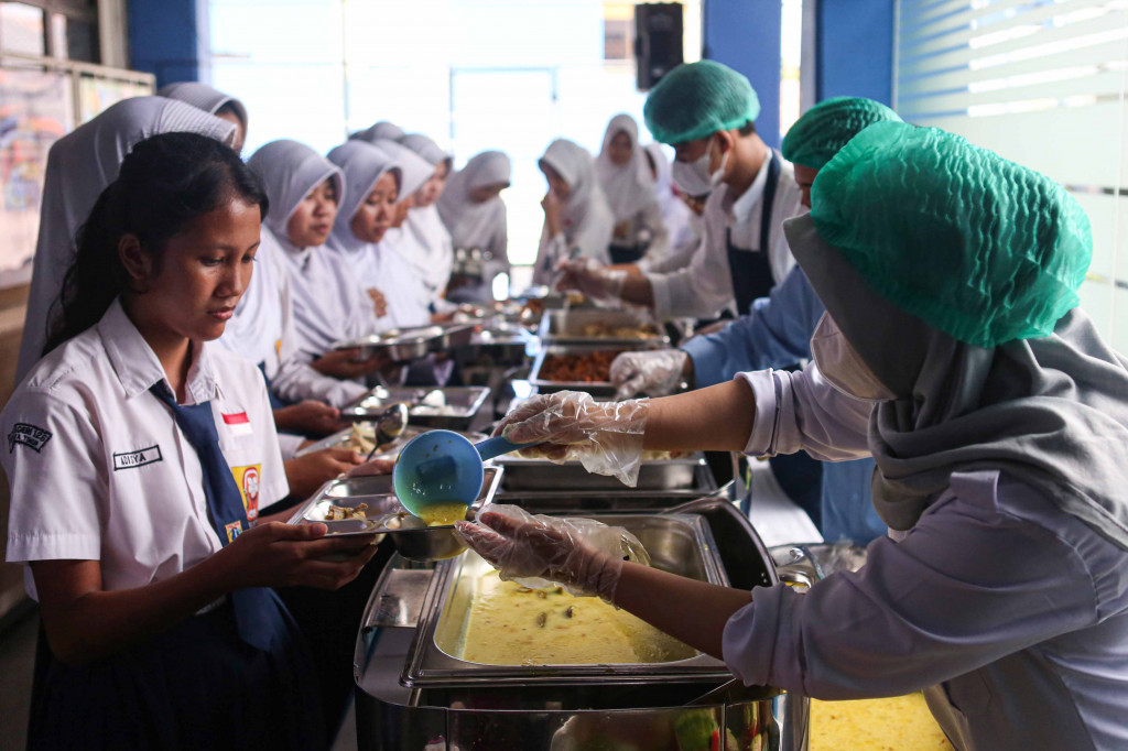 Pihak sekolah berharap, kedepan konsep dan inovasi ini akan sering dilakukan, memungkinkan siswa dapat mengambil makanan sendiri (dengan alat makan mandiri), memilih menu yang disukai sesuai takaran yang disarankan, dan meningkatkan kemandirian, kebersamaan, sekaligus mengurangi limbah sisa makanan.