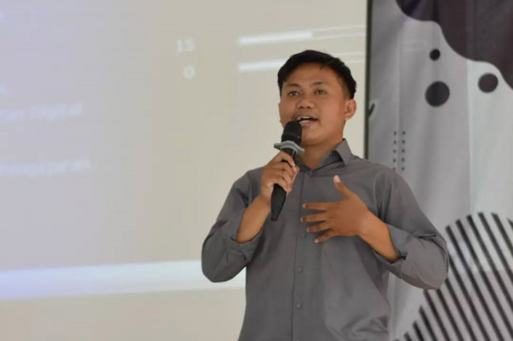 “Banyak orang mengira masalahnya selesai karena waktu sudah berlalu. Padahal, jika emosinya belum diproses, maka akan tetap tersimpan,” kata praktisi hypnotherapy, Rian Trianoto, dalam keterangan pers, dikutip Kamis, 2 April 2026.