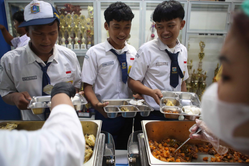 Konsep prasmanan yang dilakukan untuk pertama kali ini, mengambil momentum lebaran Idul Fitri 1447 H dengan menyajikan menu khas lebaran. Konsep ini dimaksudkan untuk menjaga kehangatan, kualitas, dan kesegaran makanan bagi siswa.