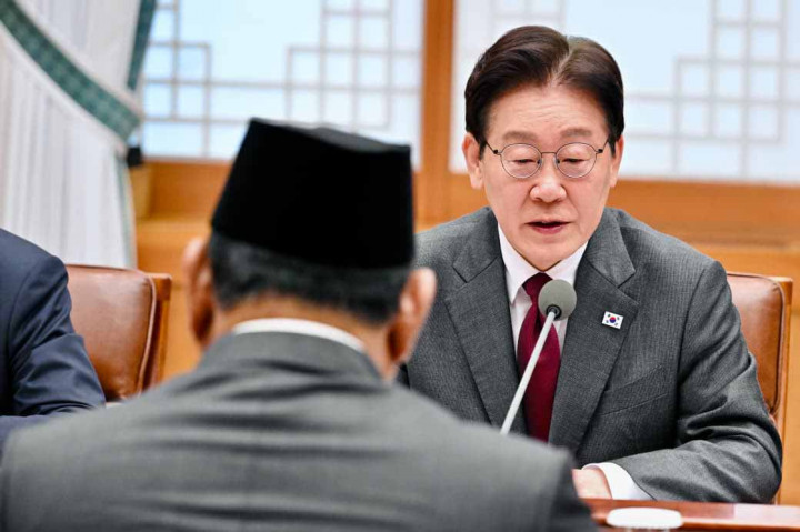 Presiden Lee menyampaikan bahwa pada pertemuan puncak sebelumnya, kedua negara telah berkomitmen untuk membawa hubungan bilateral ke tingkat tertinggi. Selain itu, Presiden Lee juga menekankan bahwa kunjungan kenegaraan Presiden Prabowo kali ini menjadi momentum penting untuk meraih capaian bersejarah melalui peningkatan hubungan menjadi kemitraan strategis komprehensif khusus.