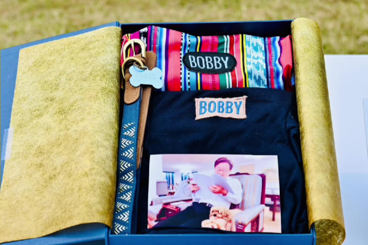 Kepala Negara menghadiahkan pakaian khusus untuk anjing peliharaan Presiden Republik Korea, Lee Jae Myung.