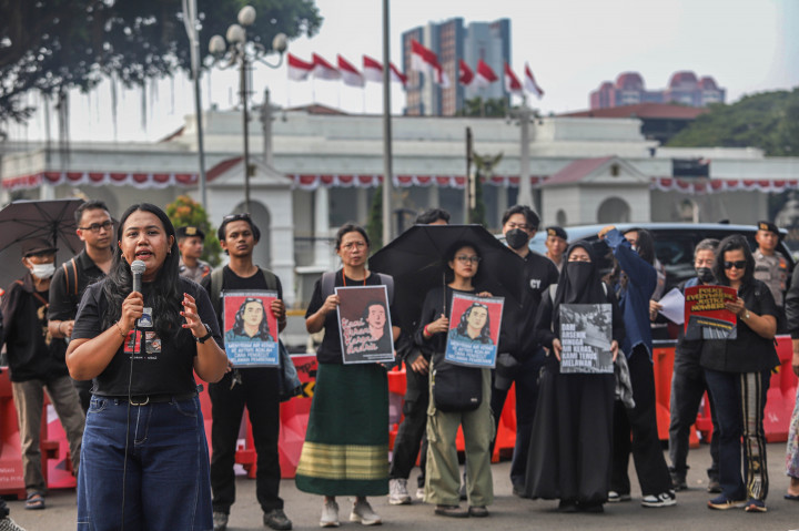 Para peserta mendesak pemerintah untuk segera mengusut kasus tersebut secara transparan dan memastikan para pelaku diproses melalui mekanisme hukum yang berlaku.