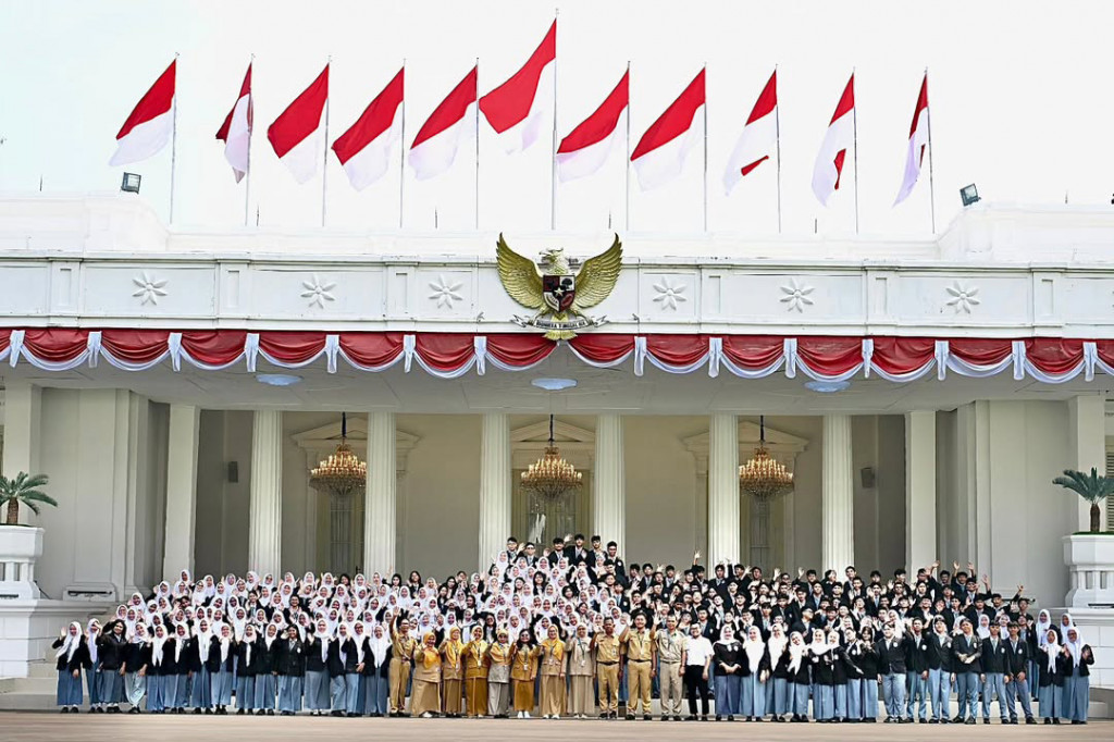 Keikutsertaan SMKN 19 Jakarta dalam kunjungan tersebut berawal dari informasi yang diterima pihak sekolah. Kemudian ditindaklanjuti dengan pengajuan permohonan agar dapat dilibatkan dalam kegiatan.
