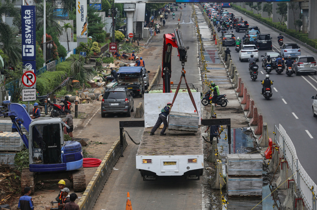Pembenahan kawasan tersebut ditandai dengan selesainya pembongkaran 109 tiang monorel yang mangkrak selama 21 tahun. 