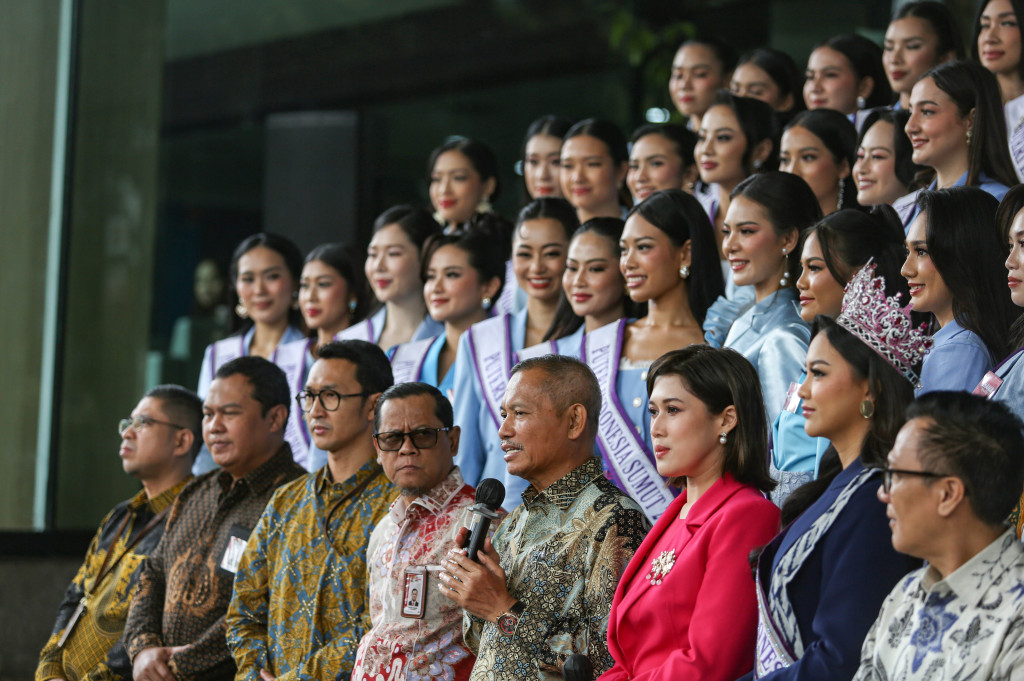 Para finalis Putri Indonesia 2026 mengikuti materi pemberantasan korupsi saat berkunjung ke Gedung Pusat Edukasi Antikorupsi KPK di Jakarta, Kamis, 9 April 2026.