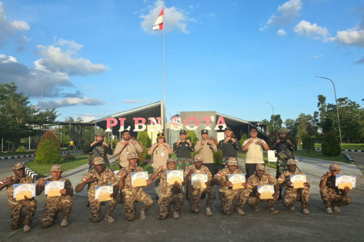 Materi yang diberikan meliputi peran dan tugas satpam, etika dan sikap profesional, penampilan dan disiplin kerja, hingga pembinaan fisik serta latihan Peraturan Baris Berbaris (PBB).