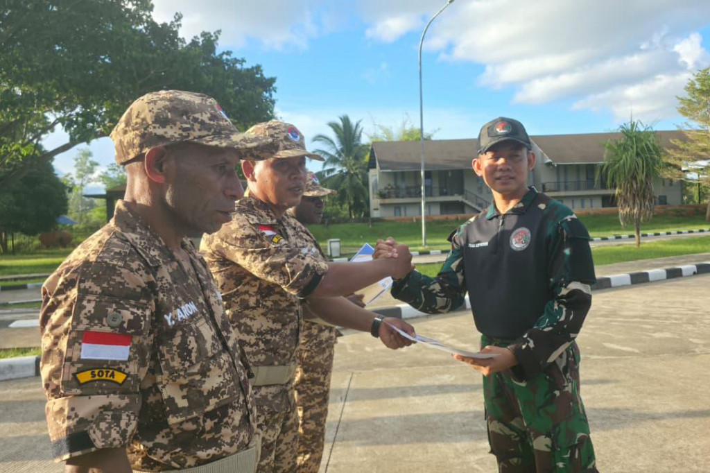 Kegiatan berlangsung selama tiga hari, 7–9 April 2026, dan dipusatkan di area PLBN Sota. Pelatihan ini dirancang untuk memperkuat kompetensi dasar dan teknis satpam dalam mendukung pelayanan lintas batas serta menjaga keamanan objek vital negara.