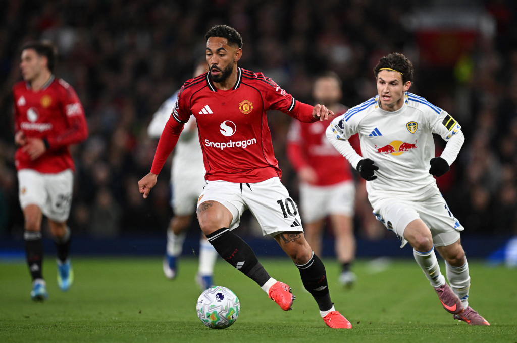 Manchester United menelan kekalahan dengan skor tipis 1-2 ketika menjamu Leeds United pada pekan 32 Liga Inggris di Stadion Old Trafford, Manchester, Senin, 13 April 2026 waktu setempat.