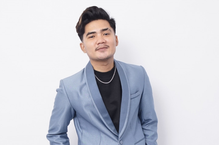 Aksi cover tersebut viral di media sosial dan membuka jalan kariernya di dunia hiburan. Ia kemudian berkolaborasi dengan musisi dari Jawa Timur hingga lagunya masuk trending dan ditonton jutaan kali. Sejak itu, Syahriyadi mulai diundang ke berbagai stasiun televisi nasional.