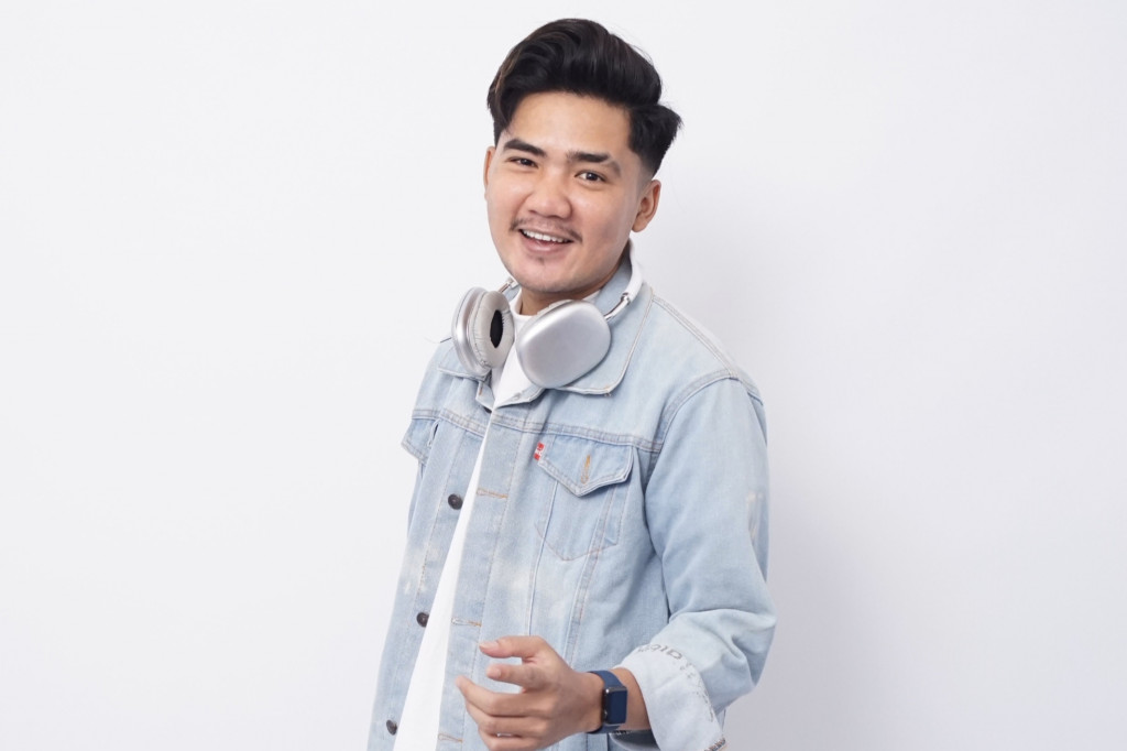 Lagu “Gadis Manis Kalimantan” dengan potongan lirik “P P Apa” tengah ramai digunakan sebagai backsound video di TikTok. Lagu ini dipopulerkan oleh Syahriyadi, pemuda asal Barabai, Hulu Sungai Tengah, Kalimantan Selatan.