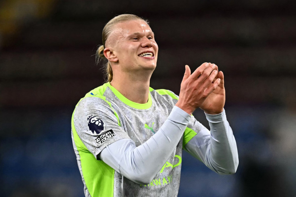 City naik ke peringkat pertama dengan 70 poin dari 33 pertandingan, sama dengan Arsenal yang kini berperingkat kedua.