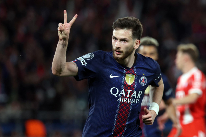 Khvicha Kvaratskhelia dan Ousmane Dembele masing-masing mencetak dua gol untuk PSG, sedangkan satu gol lainnya dibuat Joao Neves.