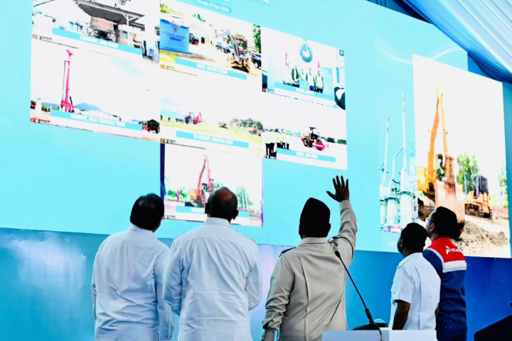 Kegiatan ini menjadi bagian dari komitmen pemerintah dalam mempercepat transformasi industri nasional melalui penguatan hilirisasi di sektor strategis.
