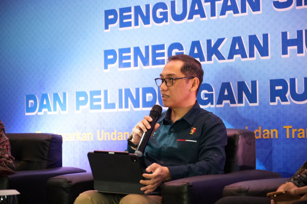 Transformasi digital yang pesat menjadikan internet tidak hanya sebagai sarana komunikasi, tetapi juga ruang aktivitas sosial, ekonomi, pendidikan, hingga layanan publik.