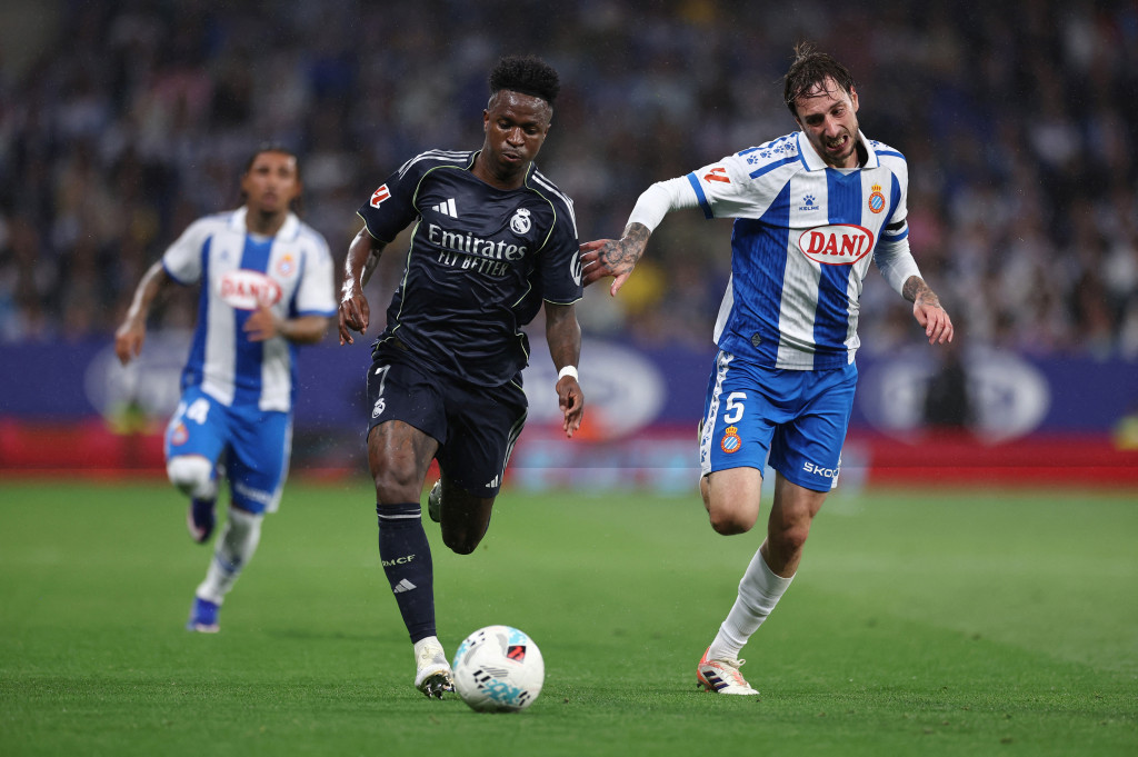 Real Madrid menjaga asa memburu gelar juara Liga Spanyol setelah menyikat Espanyol dengan skor 2-0 pada pekan 34 di Stadion RCDE, Barcelona, Minggu, 3 Mei 2026 waktu setempat.