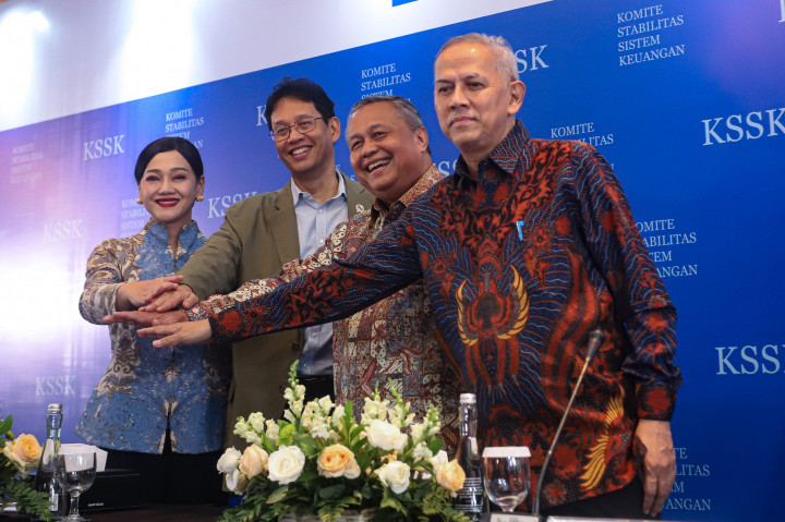 Berdasarkan perkembangan tersebut, imbuh Purbaya, KSSK akan terus mencermati dan melakukan asesmen forward looking atas kinerja perekonomian dan sektor keuangan terkini seiring risiko ketidakpastian ekonomi global yang meningkat.