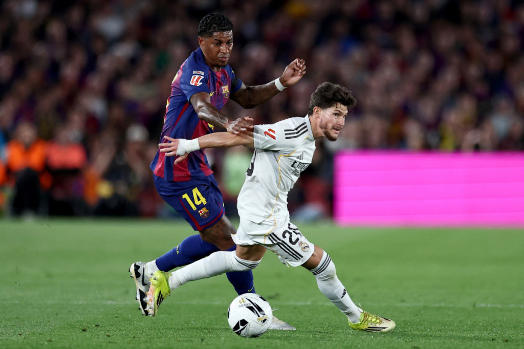Barcelona juara Liga Spanyol musim ini setelah mengalahkan seteru abadi Real Madrid dengan 2-0 dalam laga pekan ke-35 di Spotify Camp Nou pada Senin, 11 Mei 2026.