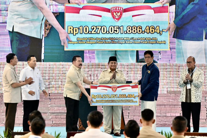 Kepala Negara menyebut, penyerahan tersebut merupakan bagian penting dari upaya penyelamatan kekayaan negara melalui penertiban kawasan hutan dan penguatan tata kelola sumber daya alam nasional.
