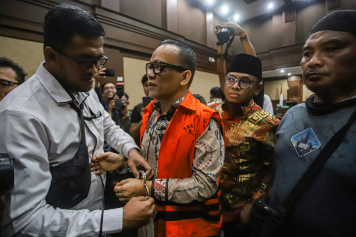 Sidang tersebut beragendakan pembacaan tuntutan oleh jaksa penuntut umum (JPU) terhadap terdakwa.