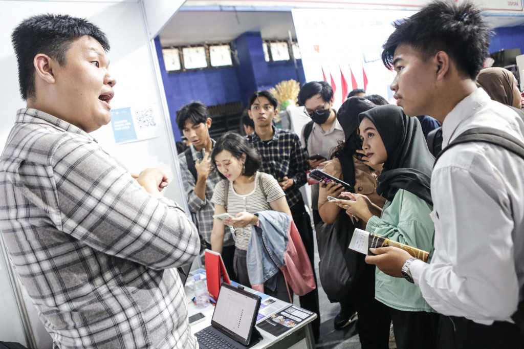 Bursa kerja tersebut menghadirkan 42 perusahaan dari berbagai sektor industri untuk membuka peluang kerja bagi masyarakat.