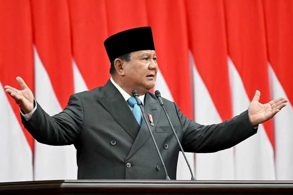 Dalam pidatonya, Presiden Prabowo juga memaparkan besarnya kontribusi komoditas strategis Indonesia terhadap devisa negara. Kepala Negara menyebut Indonesia merupakan eksportir terbesar minyak kelapa sawit dan batu bara di dunia, serta kini menjadi eksportir terbesar ferro alloys atau paduan besi.
