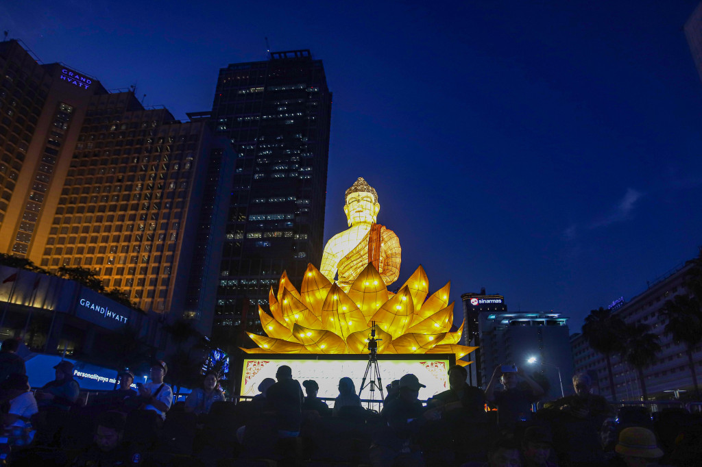 Acara ini didesain sebagai ruang refleksi untuk mempererat kerukunan, harmoni, dan toleransi lintas umat beragama di Jakarta lewat keindahan seni cahaya yang digelar 1 Juni 2026. 