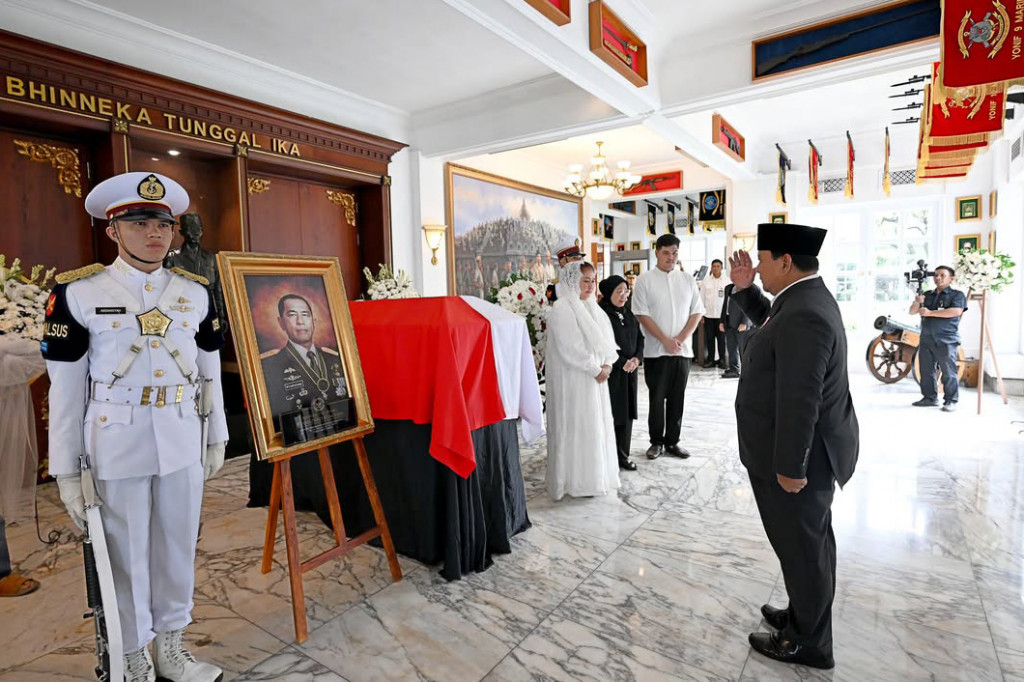Presiden Prabowo Subianto menghadiri upacara persemayaman dan pelepasan jenazah Jenderal TNI (Purn) Ryamizard Ryacudu di Kantor Kementerian Pertahanan, Jakarta, Senin, 1 juni 2026. Presiden tiba di Kementerian Pertahanan sekitar pukul 08.25 WIB.