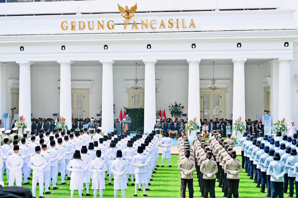 Presiden Prabowo Subianto menegaskan bahwa Pancasila harus menjadi landasan utama dalam pembangunan nasional, termasuk dalam membangun sistem ekonomi yang berpihak kepada rakyat. 