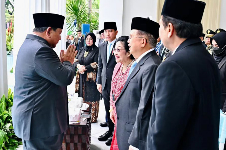 Lebih lanjut, Presiden Prabowo menyampaikan bahwa Indonesia memang mencatat pertumbuhan ekonomi dalam beberapa dekade terakhir. Namun demikian, Kepala Negara menyampaikan pertumbuhan tersebut harus terus diupayakan agar manfaatnya dapat dirasakan secara lebih merata dan berkeadilan oleh seluruh rakyat Indonesia.