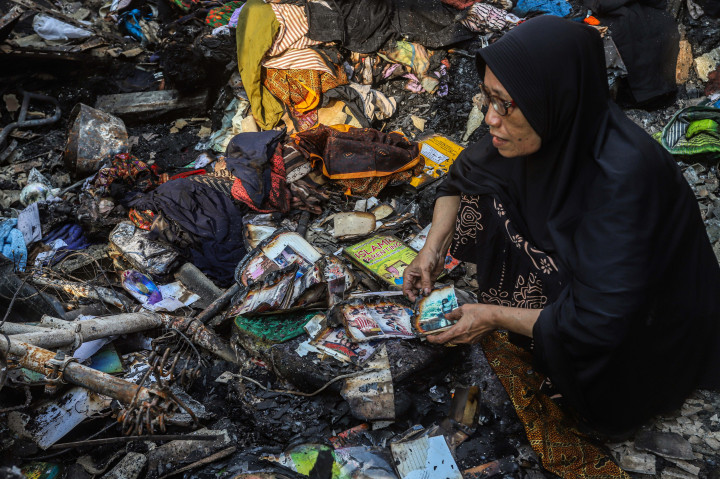 Berdasarkan data sementara BPBD DKI Jakarta, sekitar 250 bangunan semipermanen dan 300 kepala keluarga (KK) terdampak dalam peristiwa tersebut