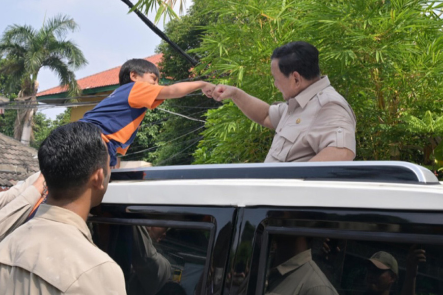 “Siapa yang mau jadi dokter? Siapa yang mau jadi insinyur? Siapa yang mau jadi guru? Siapa yang mau jadi pemain bola?,” ujar Kepala Negara.