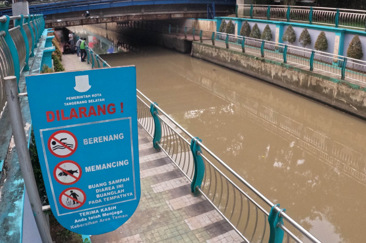 Keberadaan ruang terbuka hijau di kawasan perkotaan berperan penting sebagai daerah resapan air, penurun suhu lingkungan, serta ruang publik bagi masyarakat di tengah pesatnya pembangunan kawasan permukiman dan komersial. 
