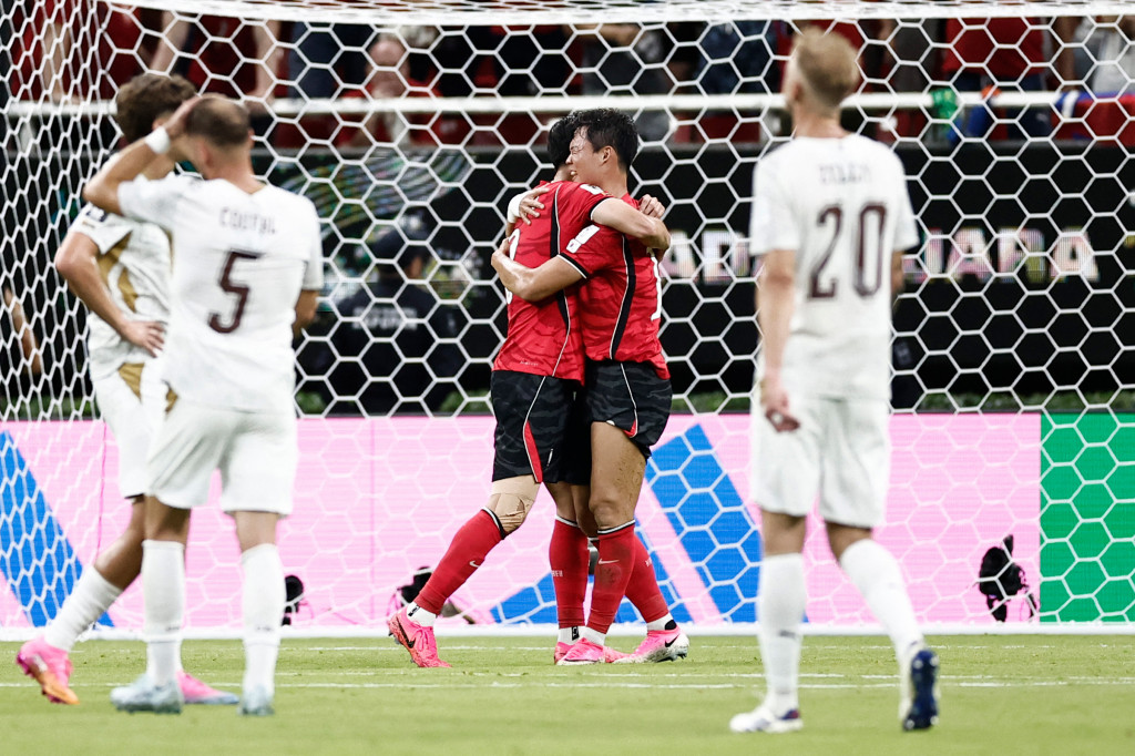 Korea Selatan kemudian berbalik unggul pada menit ke-80. Hwang In-beom mengirimkan umpan silang dari sisi kanan yang diselesaikan Oh Hyeon-gyu dari jarak dekat. Skor berubah menjadi 2-1 untuk keunggulan Korea Selatan.