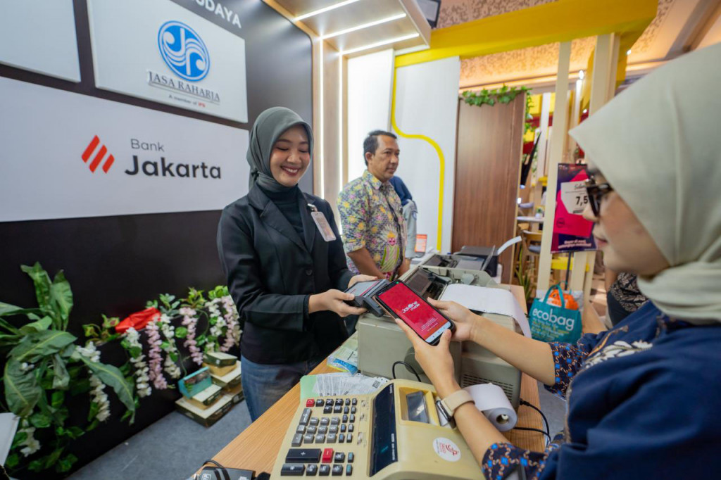 Hadirkan kemudahan pembayaran pajak, Bank Jakarta berkolaborasi dengan Badan Pendapatan Daerah (Bapenda) DKI Jakarta menyediakan layanan pembayaran Pajak Kendaraan Bermotor di Jakarta Fair.