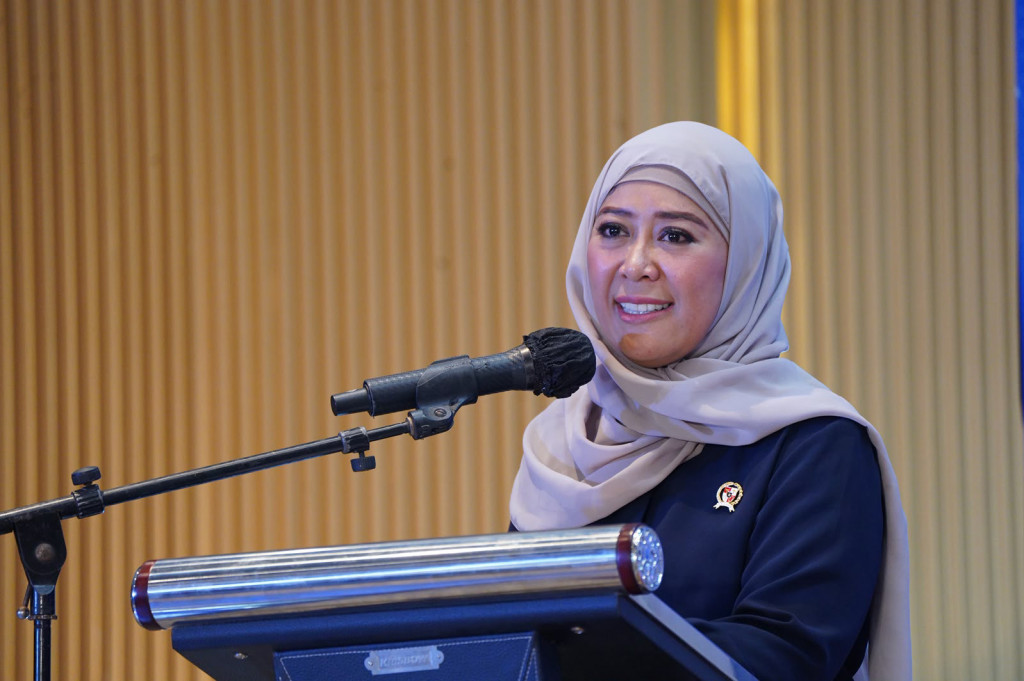 Menteri Komunikasi dan Digital (Menkomdigi) Meutya Hafid mengajak generasi muda menjadi duta internet sehat dan berperan aktif menciptakan ruang digital yang lebih beretika. Sebab, pemerintah tidak dapat bekerja sendiri dalam menjaga ruang digital.