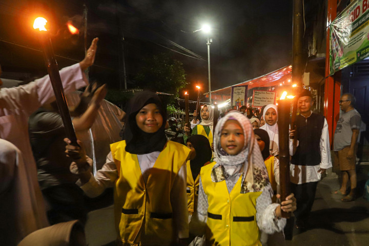 Kegiatan tersebut merupakan bagian dari syiar Islam sekaligus menjadi ajang silaturahmi, ungkapan rasa syukur, dan upaya mempererat kebersamaan antarwarga.