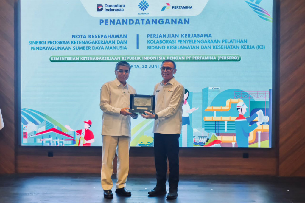 Komisaris Utama PT Pertamina (Persero), Mochamad Iriawan, menegaskan investasi terbaik yang dapat dilakukan Indonesia adalah investasi pada manusia. Sebab, kualitas sumber daya manusia (SDM) akan menjadi faktor penentu daya saing bangsa di tengah transisi energi global, perkembangan teknologi yang sangat cepat, serta semakin ketatnya persaingan ekonomi dunia.