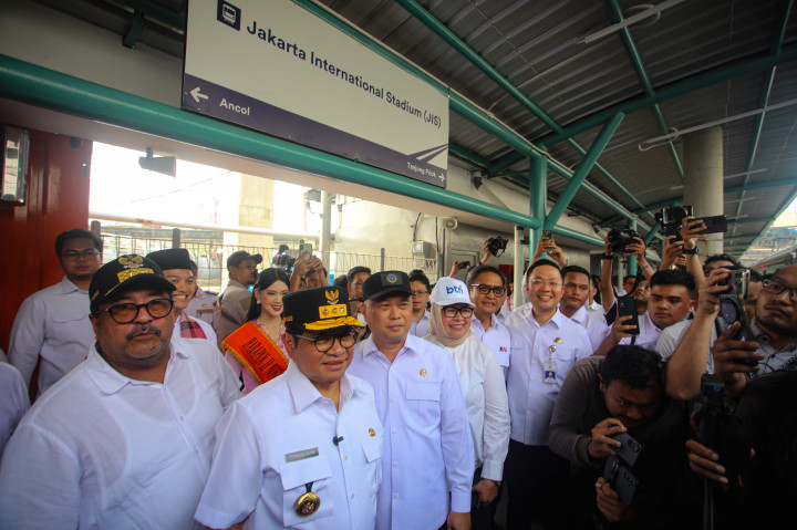 Peresmian tersebut mencakup Jembatan Penyeberangan Orang (JPO) sepanjang 466 meter yang menghubungkan kawasan Ancol dengan Jakarta International Stadium (JIS), serta pengoperasian Stasiun KRL JIS.