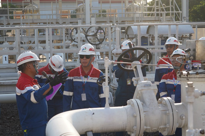 Hal ini disampaikan Iwan Bule, sapaan Iriawan, saat kunjungan kerja ke wilayah Regional Jawa Timur, Bali, dan Nusa Tenggara (Jatim Balinus) untuk memastikan keandalan pasokan energi nasional sekaligus mengawal percepatan program transisi energi.
