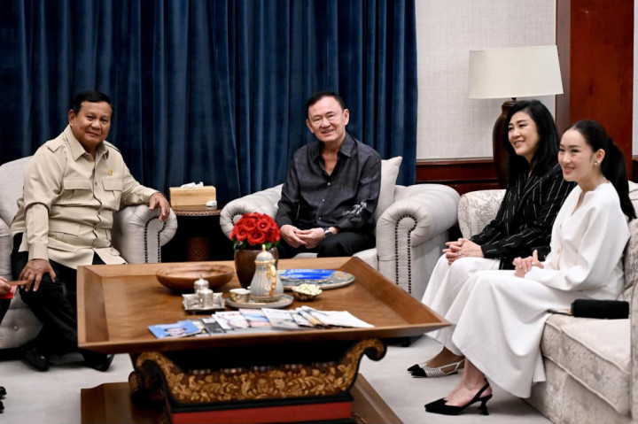 Pertemuan yang berlangsung hangat dan penuh keakraban itu menjadi momentum untuk mempererat persahabatan yang telah terjalin lama. Dalam suasana santai, Bapak Presiden dan Thaksin juga bertukar pandangan mengenai berbagai perkembangan strategis global serta dinamika kawasan. 