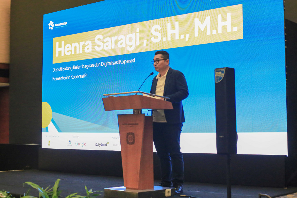 Deputi Bidang Kelembagaan dan Digitalisasi Koperasi Henra Saragih mengatakan penyelenggaraan Hackathon Digital Cooperatives menjadi ruang bagi generasi muda untuk berkontribusi dalam pengembangan koperasi melalui inovasi digital.