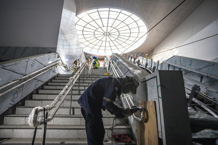 PT MRT Jakarta (Perseroda) mencatat progres pembangunan MRT fase 2A rute Bundaran HI Kota mencapai 61,80%. 