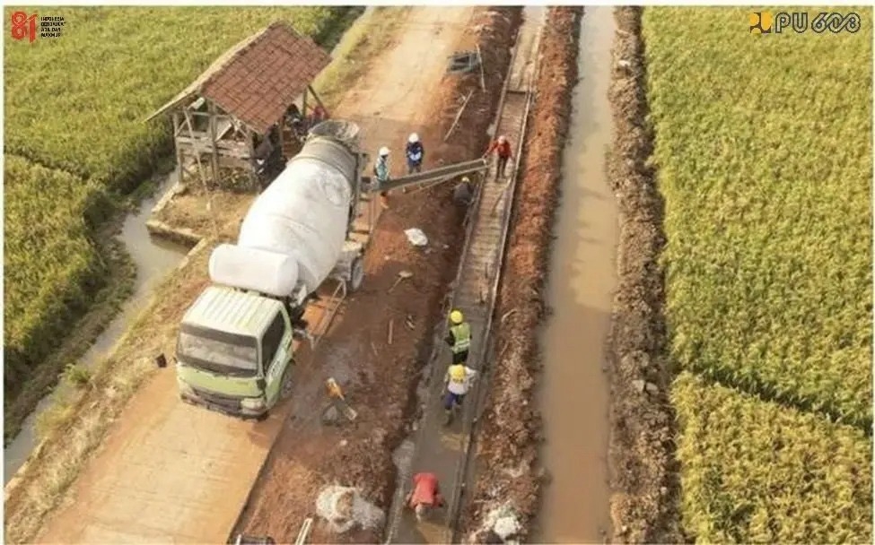 Selain itu, pengelolaan bendungan dan jaringan irigasi juga diperkuat agar distribusi air dapat berjalan lebih efektif, terutama di wilayah yang berpotensi mengalami kekeringan maupun terdampak fenomena El Nino.