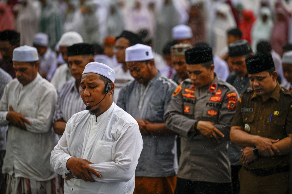 Salat Istisqa dilaksanakan sebagai ikhtiar dan doa bersama di tengah musim kemarau yang melanda sejumlah wilayah.