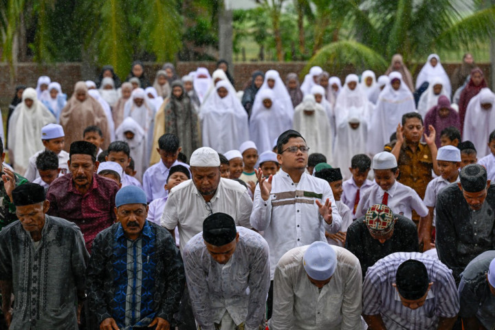 Pelaksanaan ibadah tersebut menjadi tradisi umat Islam untuk memohon turunnya hujan sekaligus mengharapkan keberkahan dan kemudahan dari Allah SWT.